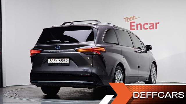 Toyota SIENNA 2.5 Hybrid 2WD купить на сайте DeffCars