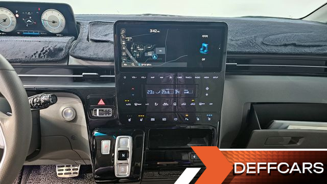 Hyundai STARIA 4WD Lounge 9-Seater Limousine купить на сайте DeffCars