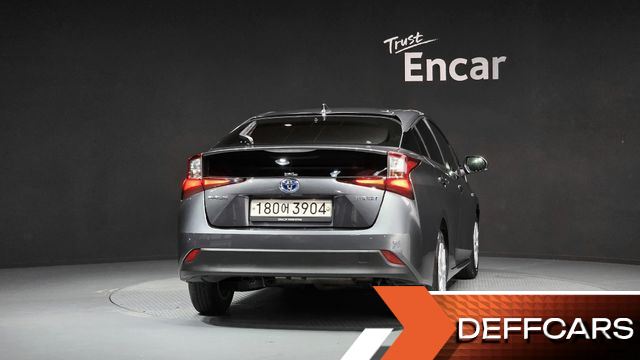 Toyota PRIUS 1.8 купить на сайте DeffCars