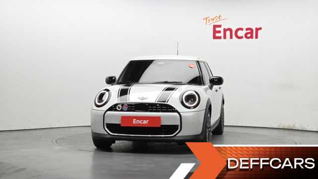 Mini COOPER 5Door Essential купить на сайте DeffCars