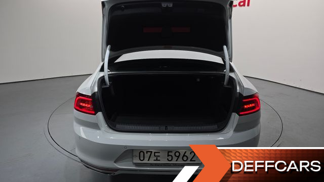 Volkswagen PASSAT 2.0 TDI Premium купить на сайте DeffCars