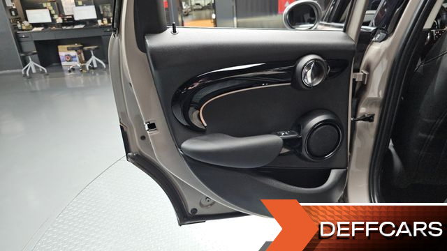 Mini COOPER 5Door Classic Third Generation купить на сайте DeffCars