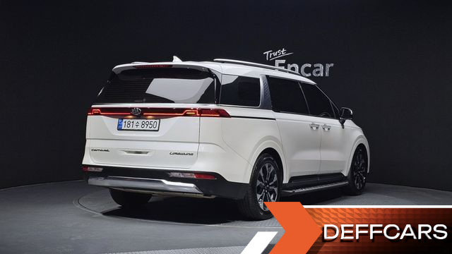 Kia CARNIVAL Gasoline 7-Seater Signature купить на сайте DeffCars