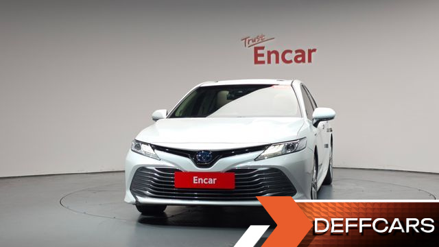 Toyota CAMRY 2.5 XLE Hybrid купить на сайте DeffCars