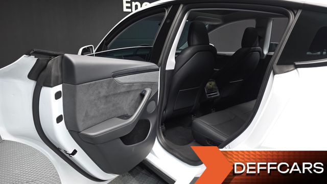 Tesla MODEL Y Long Range AWD купить на сайте DeffCars
