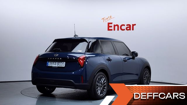 Mini COOPER 5Door Classic купить на сайте DeffCars