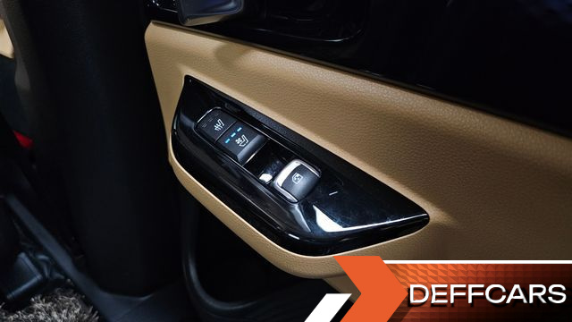 Kia CARNIVAL Gasoline 9-Seater Signature купить на сайте DeffCars