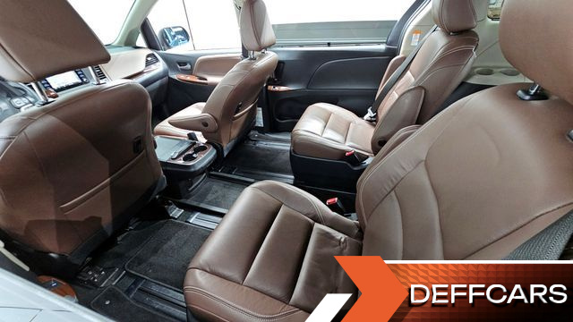 Toyota SIENNA 3.5 AWD купить на сайте DeffCars