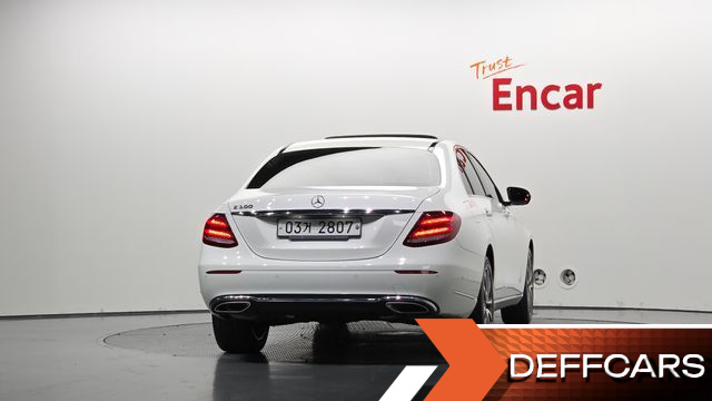 Mercedes E-CLASS E300 Exclusive купить на сайте DeffCars