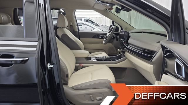 Kia CARNIVAL Gasoline 7-Seater Signature купить на сайте DeffCars