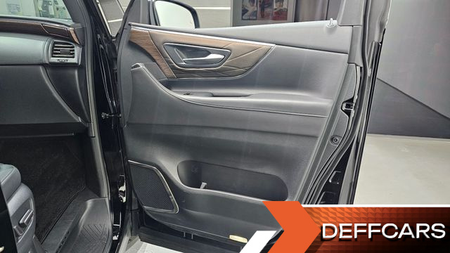 Toyota ALPHARD 2.5 HEV Executive AWD купить на сайте DeffCars