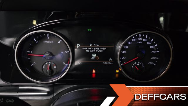 Kia CARNIVAL 9-Seater Noblesse купить на сайте DeffCars
