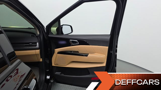 Kia CARNIVAL Gasoline 7-Seater Signature купить на сайте DeffCars