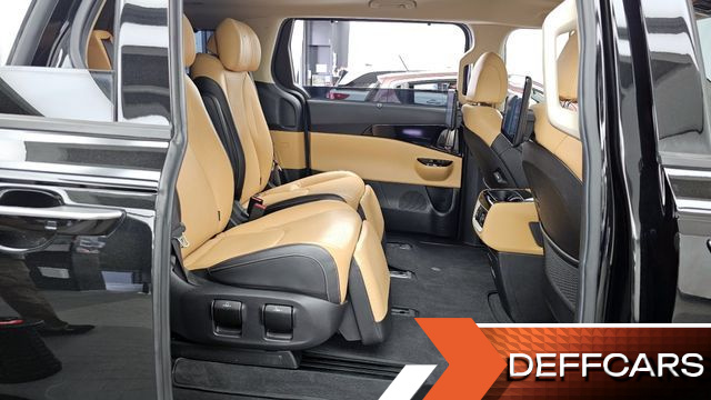 Kia CARNIVAL Gasoline 7-Seater Signature купить на сайте DeffCars