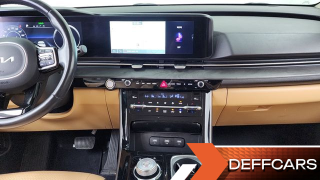 Kia CARNIVAL 9-Seater Signature купить на сайте DeffCars