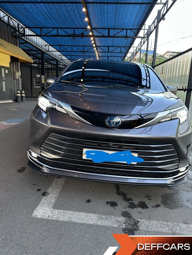 Toyota SIENNA 2.5 Hybrid 2WD купить на сайте DeffCars