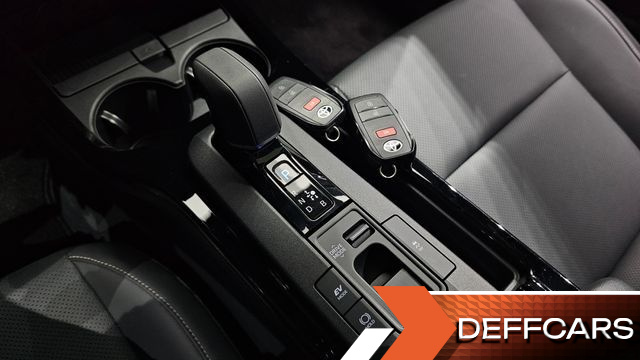 Toyota PRIUS 2.0 XLE купить на сайте DeffCars