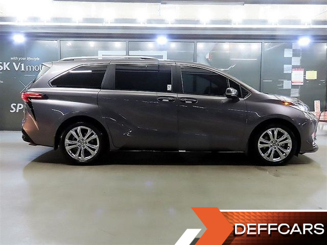 Toyota SIENNA 2.5 Hybrid 2WD купить на сайте DeffCars