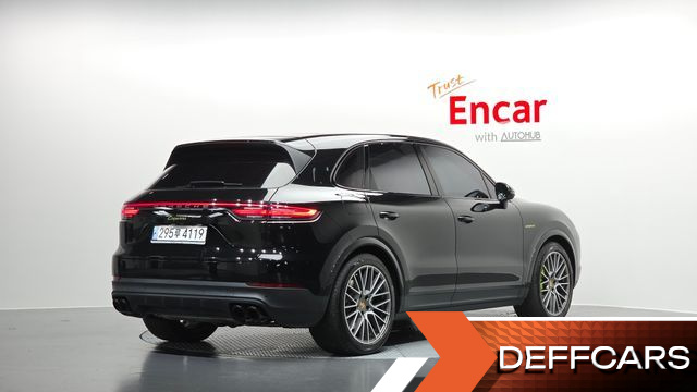 Porsche CAYENNE 3.0 E-HYBRID PLATINUM EDITION купить на сайте DeffCars