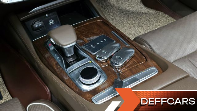 Kia K9 3.8 GDI AWD PlatinumⅢ купить на сайте DeffCars