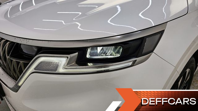 Kia CARNIVAL Gasoline 7-Seater Signature купить на сайте DeffCars