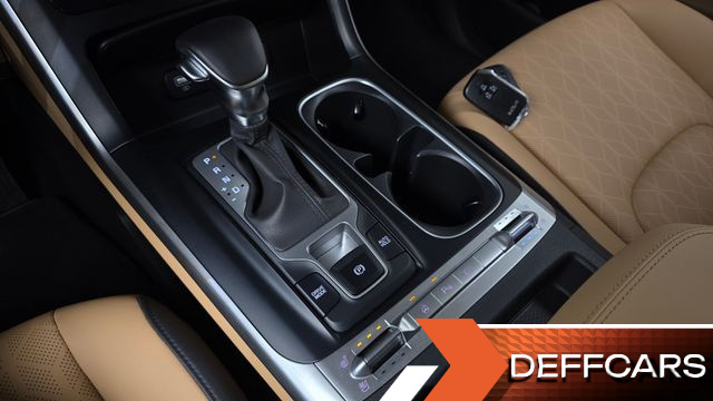 Kia CARNIVAL Gasoline 9-Seater Prestige купить на сайте DeffCars