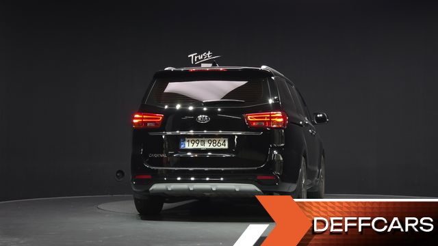Kia CARNIVAL 9-Seater Luxury купить на сайте DeffCars