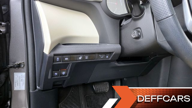 Toyota SIENNA 2.5 Hybrid 2WD купить на сайте DeffCars