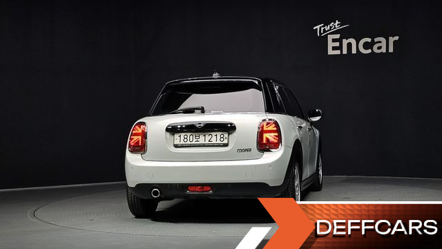 Mini COOPER 5Door Standard 3rd купить на сайте DeffCars