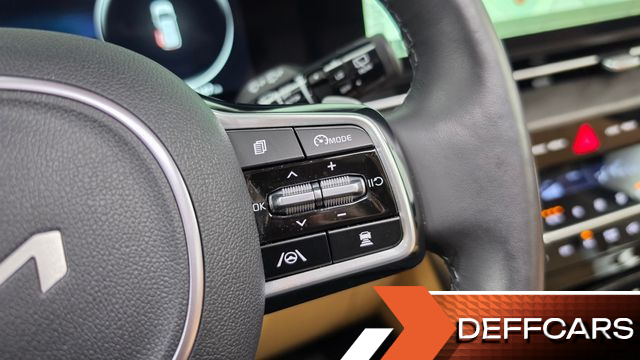 Kia CARNIVAL Gasoline 7-Seater Signature купить на сайте DeffCars