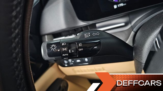 Kia CARNIVAL 9-Seater Signature купить на сайте DeffCars