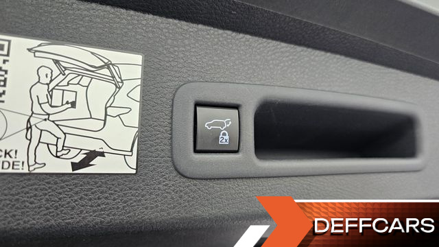 Toyota SIENNA 2.5 Hybrid 2WD купить на сайте DeffCars