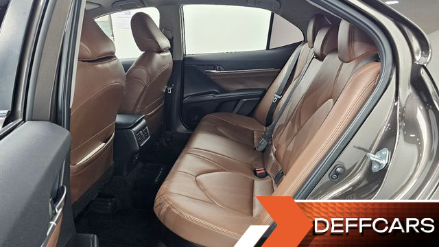 Toyota CAMRY 2.5 LE Hybrid купить на сайте DeffCars