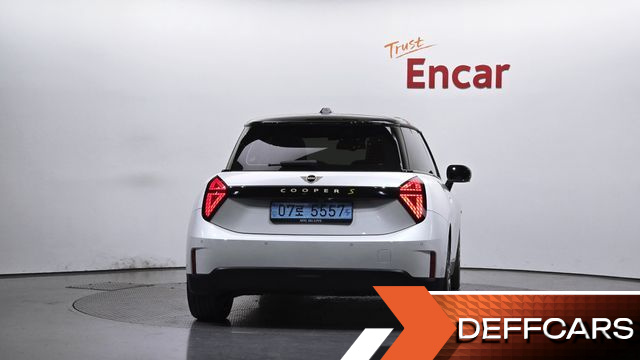 Mini COOPER SE Favoured купить на сайте DeffCars