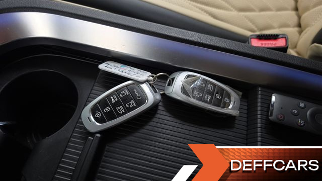 Hyundai STARIA 2WD Limousine (Special Vehicle) 9 Seater купить на сайте DeffCars