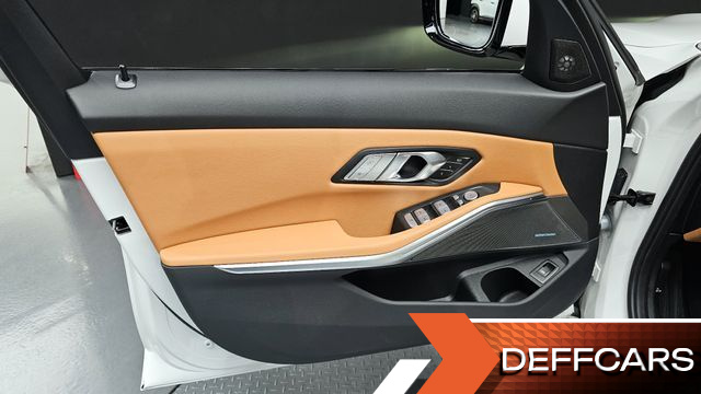 BMW 3-SERIES 320i M Sport купить на сайте DeffCars