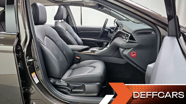 Toyota CAMRY 2.5 XLE Hybrid купить на сайте DeffCars