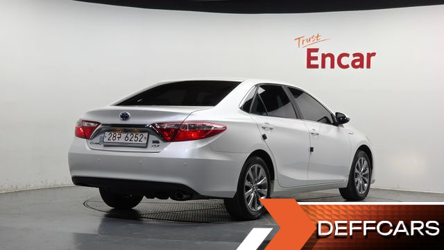 Toyota CAMRY Hybrid XLE купить на сайте DeffCars