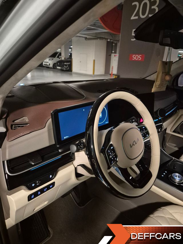 Kia CARNIVAL Gasoline 9-Seater Signature купить на сайте DeffCars