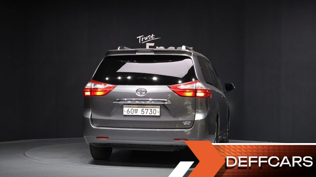 Toyota SIENNA 3.5 AWD купить на сайте DeffCars