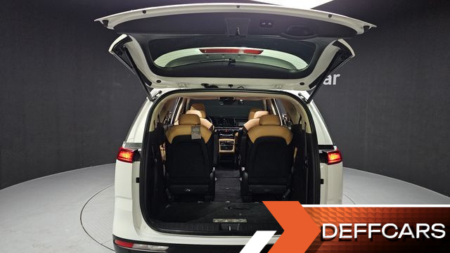 Kia CARNIVAL 9-Seater Noblesse купить на сайте DeffCars
