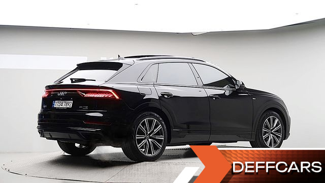 Audi Q8 55 TFSI Quattro Premium купить на сайте DeffCars