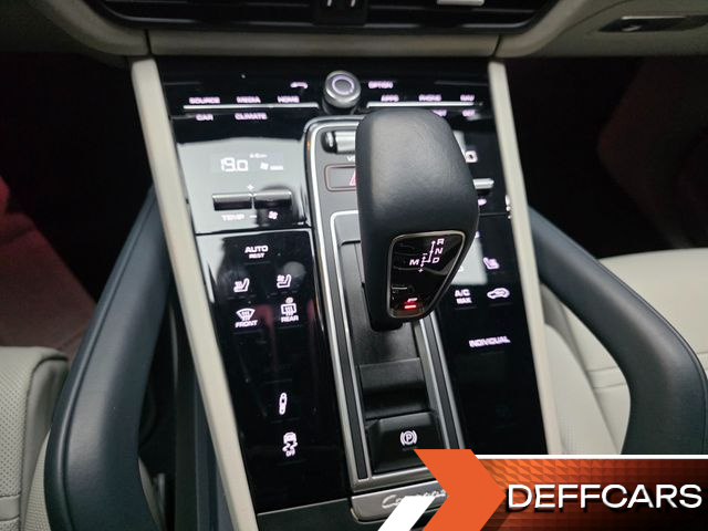 Porsche CAYENNE 3.0 E-HYBRID PLATINUM EDITION купить на сайте DeffCars