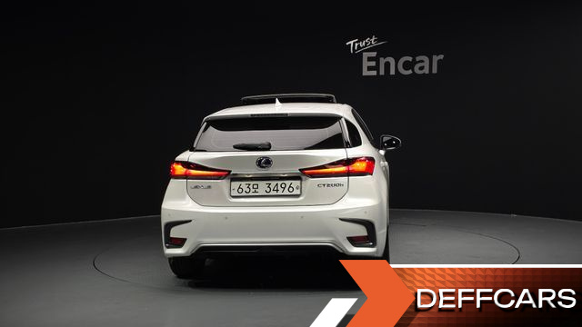 Lexus CT200H 1.8 Supreme ZWA10 купить на сайте DeffCars