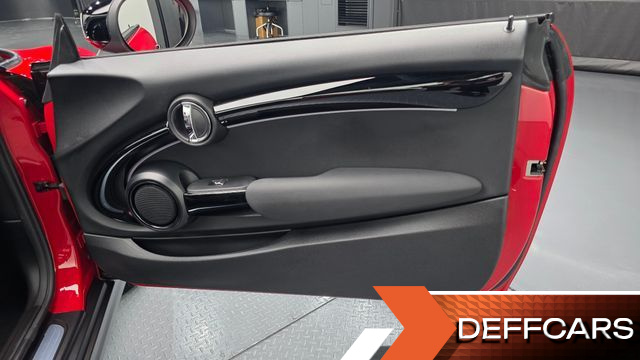 Mini COOPER CONVERTIBLE Classic Third Generation купить на сайте DeffCars