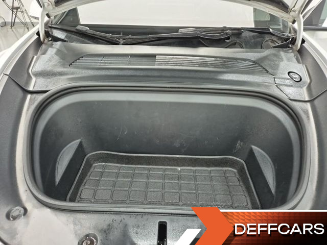 Tesla MODEL Y Standard Range RWD купить на сайте DeffCars