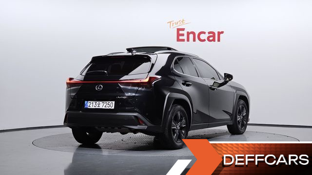 Lexus UX 2.0 2WD купить на сайте DeffCars