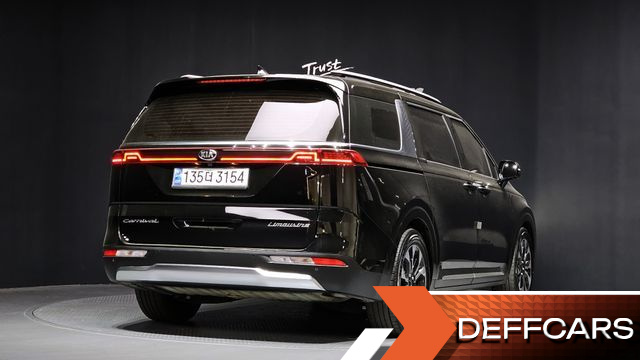Kia CARNIVAL Gasoline 7-Seater Signature купить на сайте DeffCars