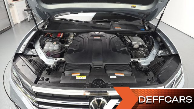 Volkswagen TOUAREG 3.0 TDI Prestige купить на сайте DeffCars