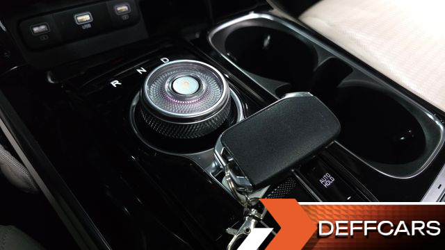 Kia CARNIVAL 9-Seater Noblesse купить на сайте DeffCars